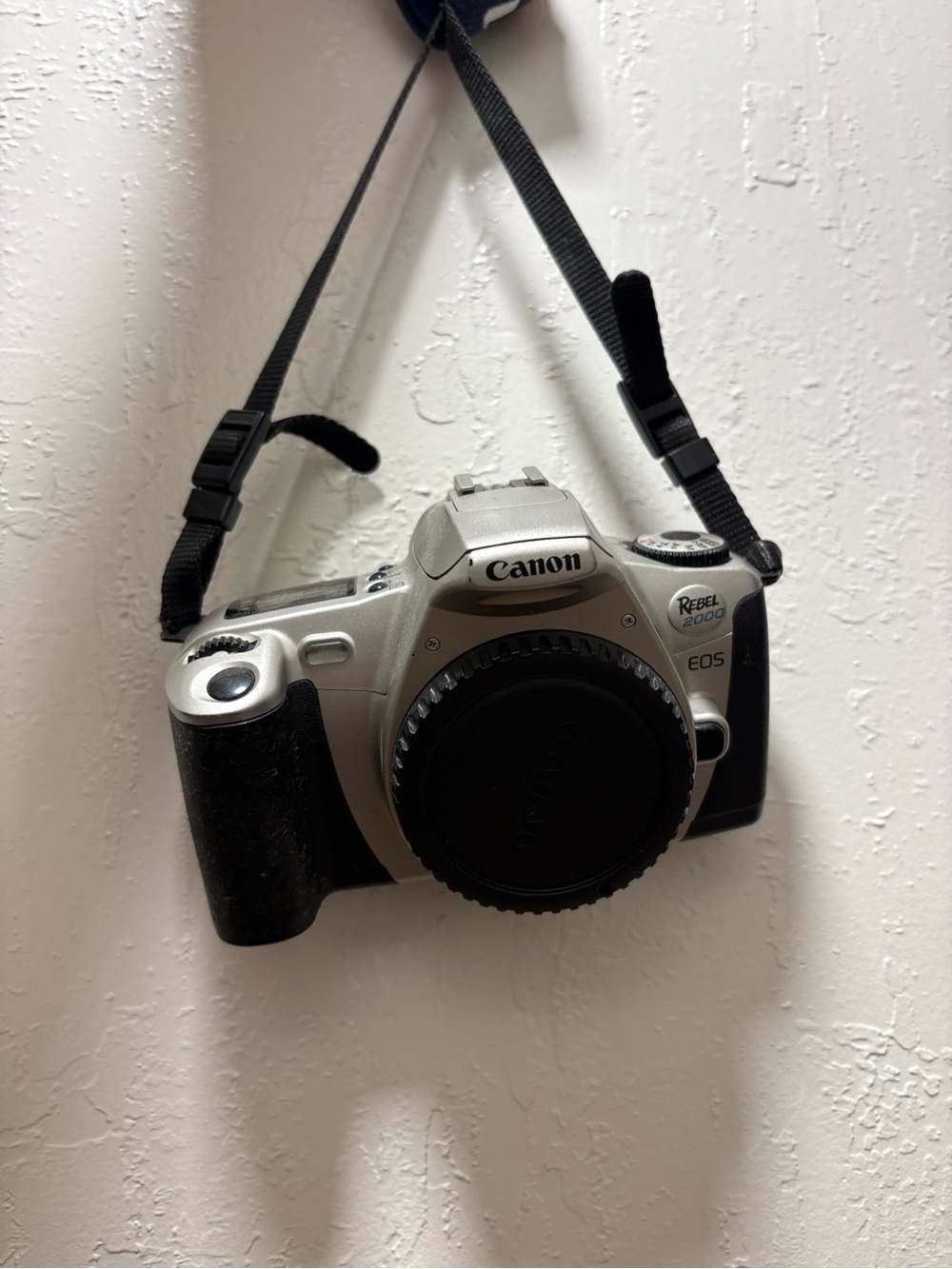 Canon Rebel 2000 SLR Camera Body in Silver and Black with Strap *WORKS*